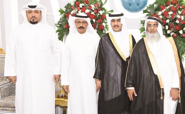 علي أبوثنين وناصر أبوثنين يباركان﻿