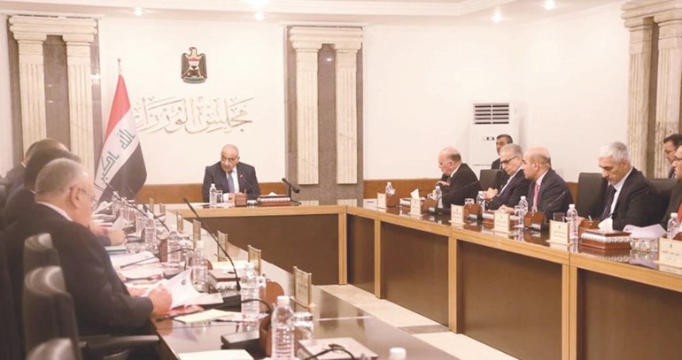رئيس الوزراء العراقي الجديد عادل عبدالمهدي مترئسا اول اجتماع لحكومته امس الاول	(رويترز) ﻿