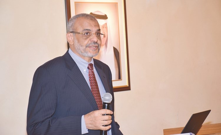 القائم بأعمال العميد الأستاذ د.مصطفى عبد البر﻿
