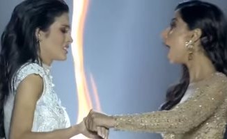بالفيديو .. إصابة ملكة جمال العالم الكبرى بالإغماء بعد إعلان فوزها باللقب