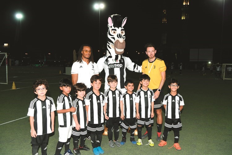 ويشارك في إطلاق دوري أكاديميات يوفنتوس بجامعة الخليج ﻿