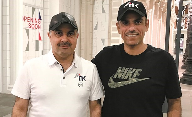 ناصر بن خليفة العطية والزميل أسامة المنصور﻿