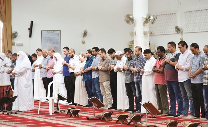 جانب من صلاة الاستسقاء بمسجد الشيخة سبيكة الدعيج أمس	 (محمد هنداوي)﻿
