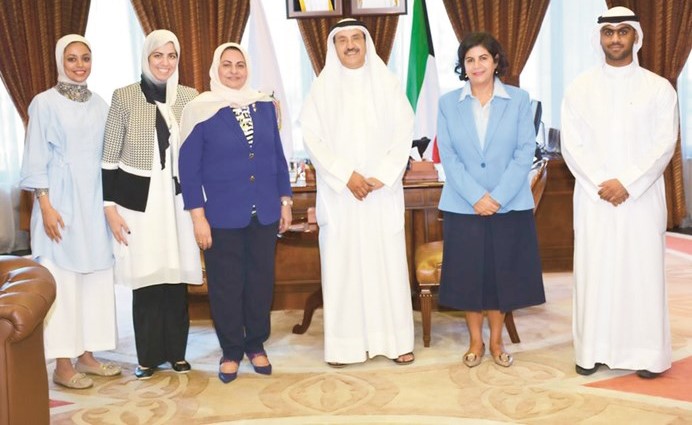 الفريق أول أحمد الرجيب مستقبلا القائمين على برنامج إشراك المجتمع برؤية الكويت 2035 ﻿