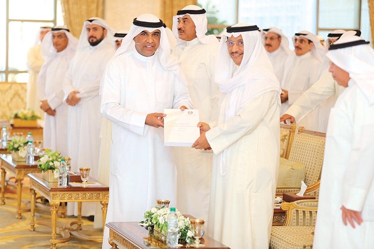 المبارك: لن أسمح بوجود فساد في الجهات الحكومية