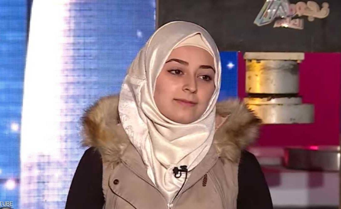 بالفيديو.. غضب واسع بعد سخرية "مستفزّة" من شابة سوريّة ببرنامج اختراعات
