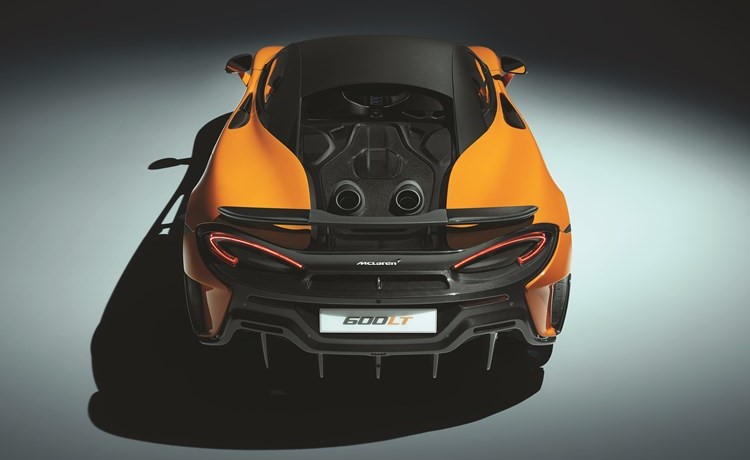 ماكلارين 600LT.. وجدت لتتفوق على الطرقات وحلبات السباق