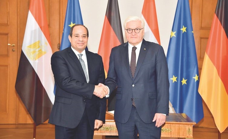 الرئيس الألماني فرانك فالتر شتاينماير مستقبلا الرئيس المصري عبدالفتاح السيسي امس ﻿