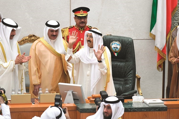 صاحب السمو الأمير الشيخ صباح الأحمد محييا الحضور في قاعة عبدالله السالم﻿