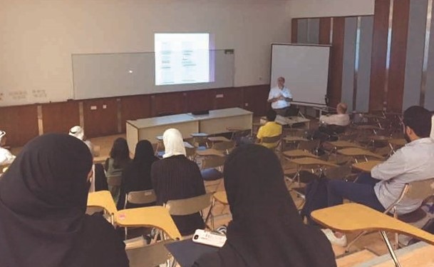 قسم علوم الحاسوب بكلية علوم وهندسة الحاسوب يقيم لقاءً تنويرياً لطلبته
