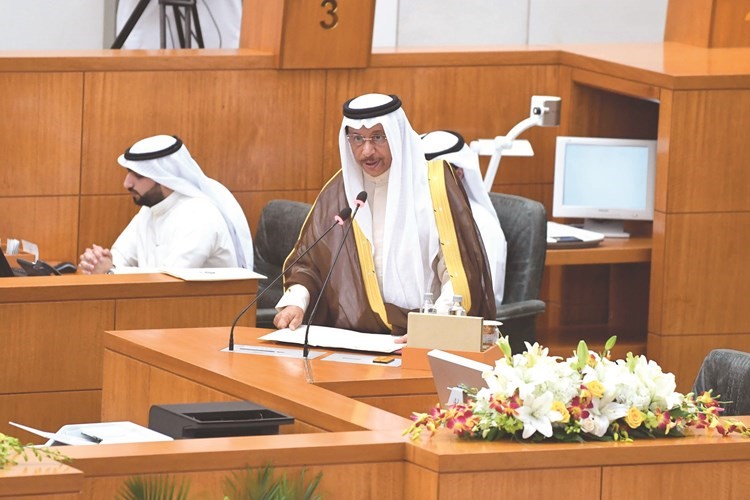 المبارك مخاطبا الحضور﻿