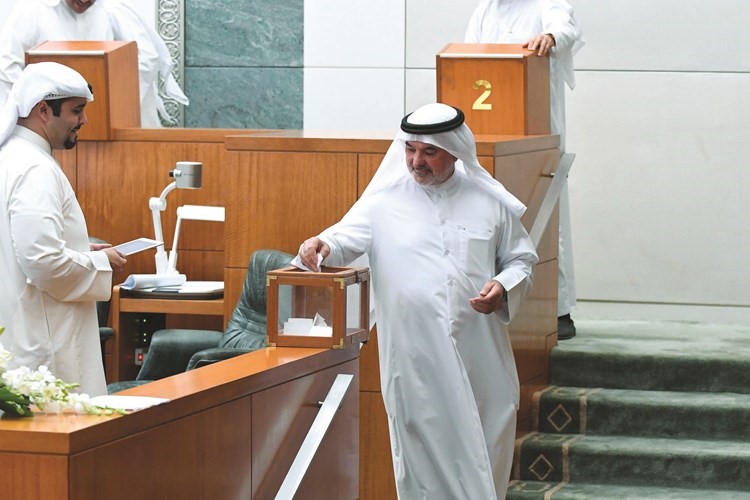 صالح عاشور﻿