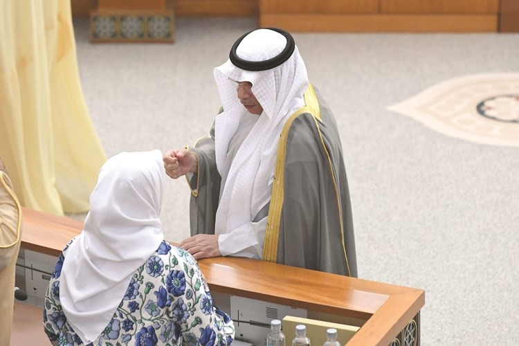 الشيخ خالد الجراح وهند الصبيح﻿