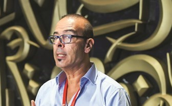 بالفيديو.. الليلة.. الرويشد يغني مقدمة «الشهد والدموع» في حفل «شريعيات»