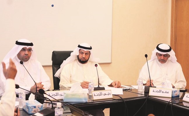 د.عبدالسلام الرندي خلال ترؤسه اجتماع لجنة المهن الهندسية ﻿
