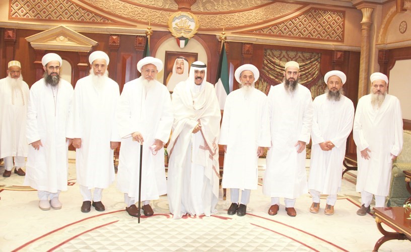 سمو ولي العهد الشيخ نواف الأحمد مستقبلا سلطان البهرة والوفد المرافق﻿