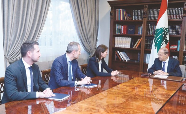 الرئيس العماد ميشال عون مستقبلا سفيرة الاتحاد الأوروبي كريستينا لاسن في بعبدا	(محمود الطويل) ﻿