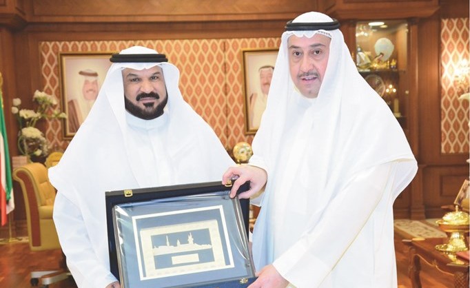 الحمود استقبل سفير هنغاريا.. وكرّم مدير إدارة تحقيقات الفروانية