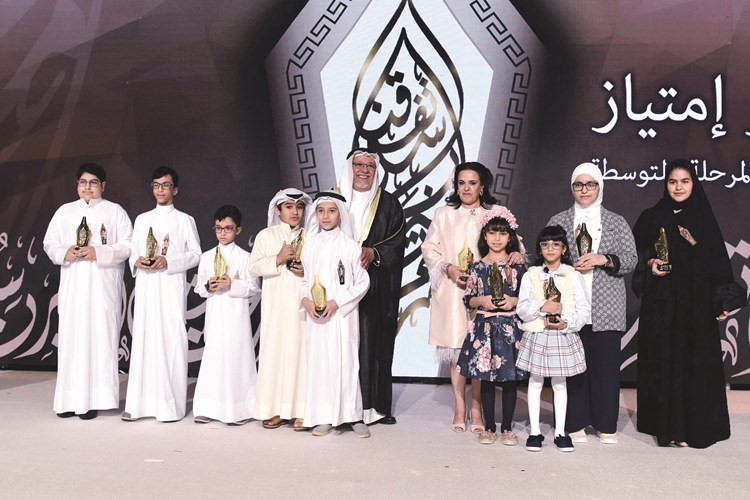 جانب من تكريم طلبة الابتدائية والمتوسطة﻿