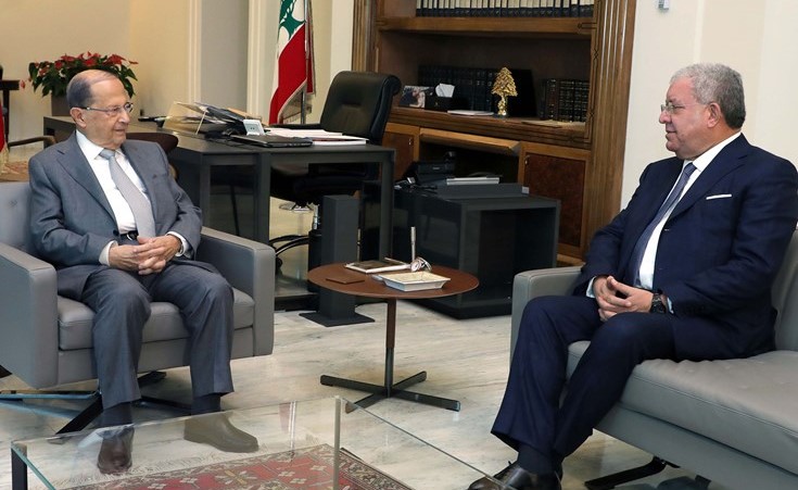 الرئيس العماد ميشال عون مستقبلا وزير الداخلية نهاد المشنوق في بعبدا	(محمود الطويل)﻿