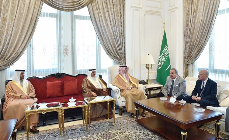 القائم بأعمال السفارة الوزير المفوض وليد البخاري وسفيرنا لدى لبنان عبدالعال القناعي﻿﻿وسفير الإمارات حمد الشامسي في استقبال الوفد الاعلامي			(ان.ان.اي)﻿