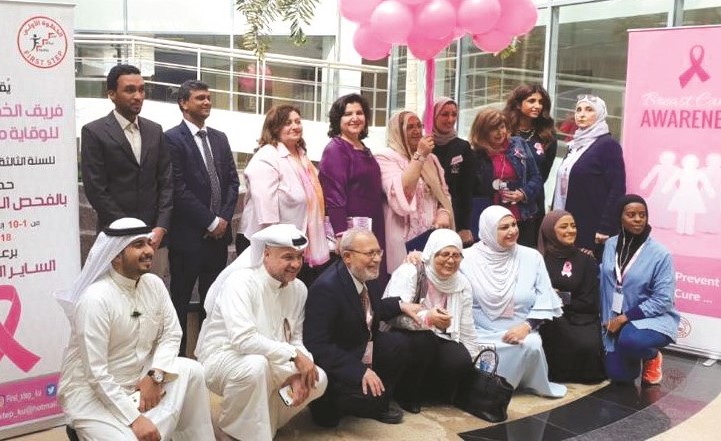جانب من الحملة التوعوية بسرطان الثدي﻿