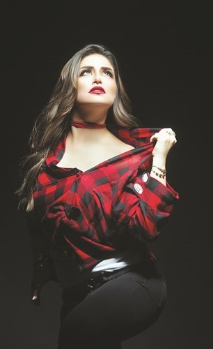 منة فضالي: كسرت ذراع خطيبي.. والوسط الفني مزيف!