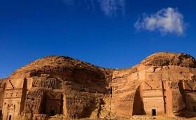 فيديو يخطف الأنفاس.. مشاهد لن تتخيلها في السعودية!