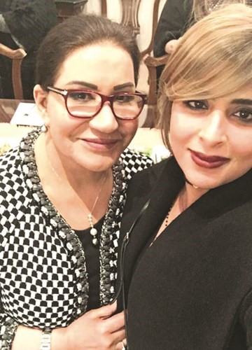 الكاتبة نوف المضف مع الفنانة القديرة سعاد عبدالله﻿