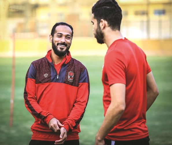 وليد سليمان مع وليد ازارو في تدريب الاهلي الاخير قبل السفر إلى تونس﻿
