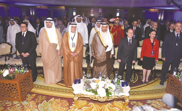 سمو رئيس مجلس الوزراء الشيخ جابر المبارك وخالد الروضان وم. عمرو نصارومحمد جاسم الصقر ووفاء القطامي والسفيرالمصريطارق القوني ومعتز الألفي في مقدمة الحضور خلال مؤتمر مجلس التعاون المصريالكويتي-(احمد علي)﻿