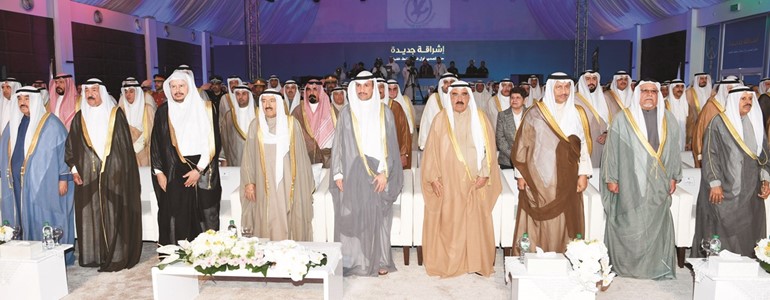 صاحب السمو الأمير الشيخ صباح الأحمد ومرزوق الغانم ورئيس مجلس الشورى السعودي د.عبدالله آل الشيخ والشيخ جابر العبدالله والشيخ فيصل السعود وسمو الشيخ ناصر المحمد وسمو الشيخ جابر المبارك والشيخ علي الجراح والشيخ دعيج الخليفة في مقدمة الحضور﻿