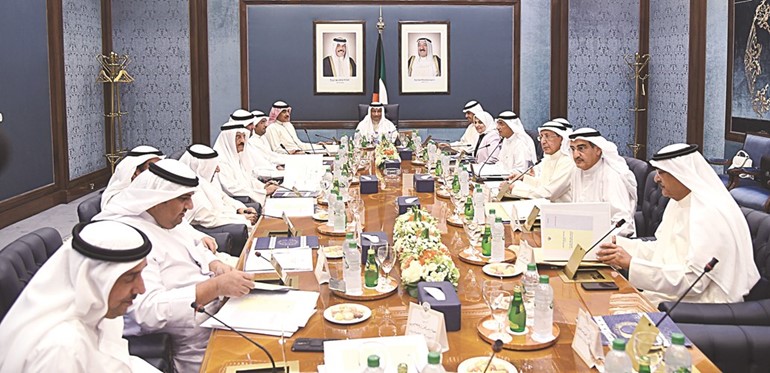 سمو الشيخ جابر المبارك مترئسا اجتماع المجلس الأعلى للبترول﻿
