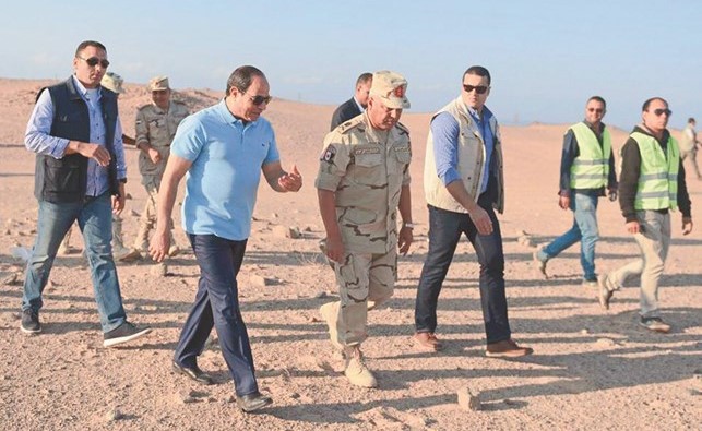 الرئيس المصري عبد الفتاح السيسي يتفقد الأعمال الإنشائية لطريق النفق - شرم الشيخ﻿