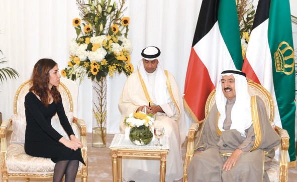 صاحب السمو الأمير الشيخ صباح الأحمد خلال استقباله نادية مراد
