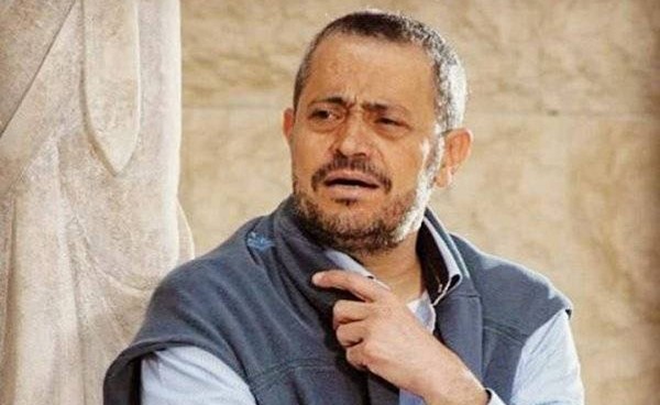 بالفيديو.. جورج وسوف على كرسي متحرك لدى وصوله مطار القاهرة.. وهكذا تم استقباله
