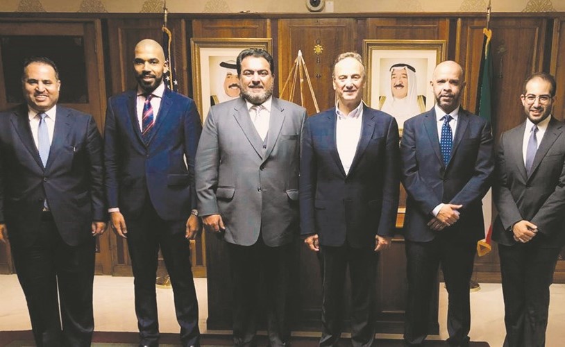 الشيخ ثامر العلي والوفد المرافق له مع السفير الشيخ سالم العبدالله﻿