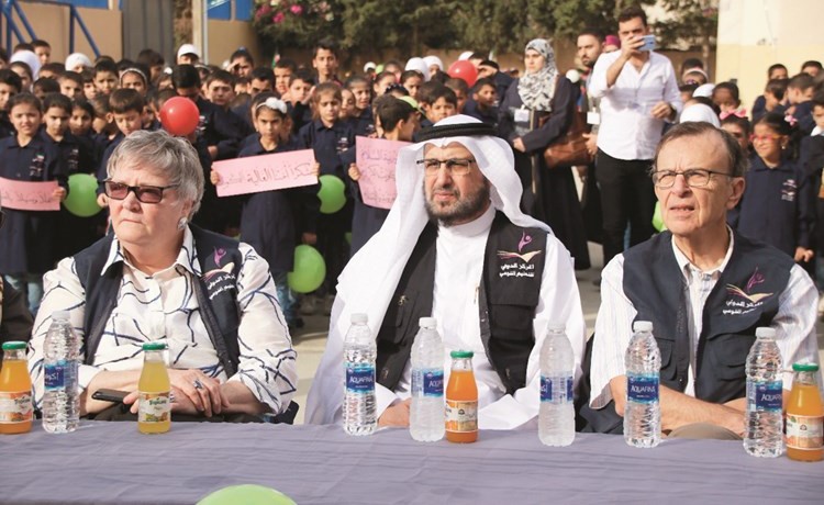 جانب من الحضور خلال زيارة الوفد الأميركي للمدارس في لبنان﻿