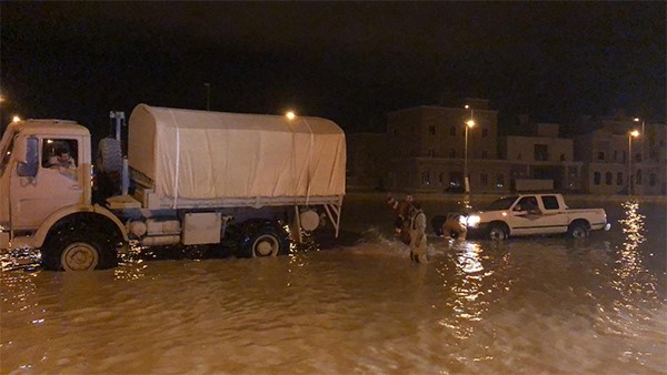 بالفيديو.. أمطار الوسم أغرقت الكويت مجدداً