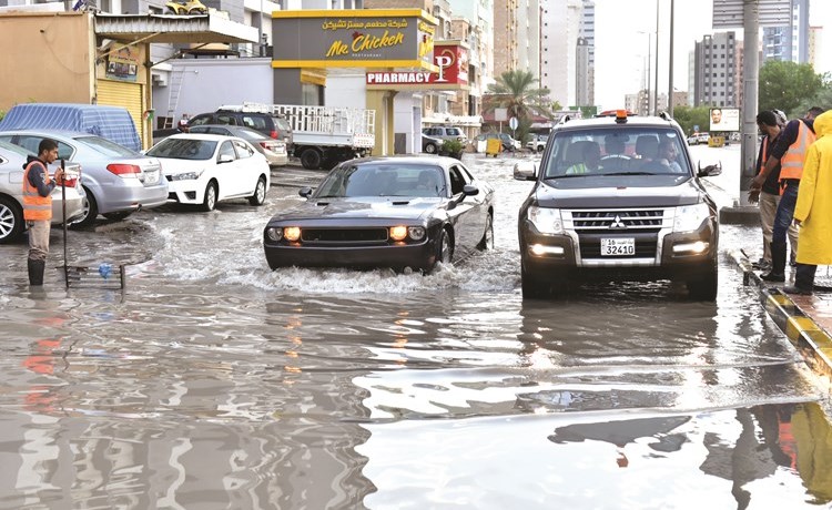 مياه الامطار اغرقت الشوارع﻿