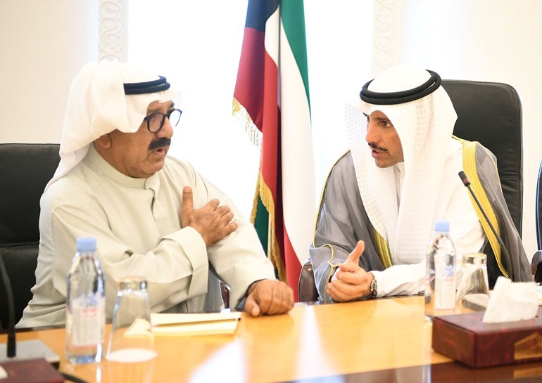 الغانم : سمو الأمير أمر بدفع الدية الشرعية لذوي الشهيد الغريق أحمد الفضلي واستمرار الإعانة لهم