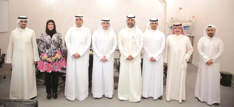 لقطة جماعية لممثلي KIB مع إدارة جمعية الدعية التعاونية﻿
