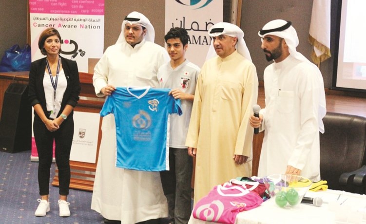 عدد من المشاركين في الإعلان عن إطلاق دوري الهواة لكرة القدم﻿