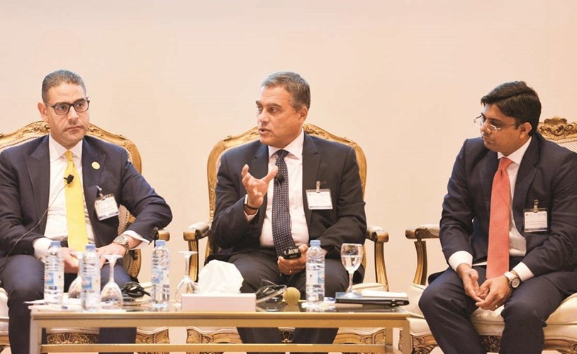 فانوس متحدثا في الجلسة النقاشية ﻿
