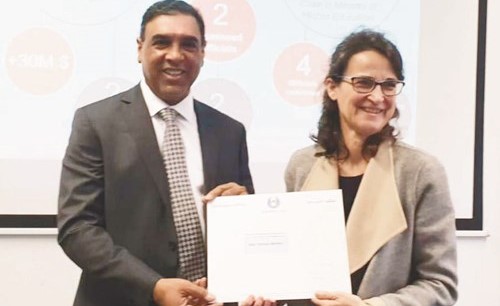 المستشار عبدالرحمن النمش يقدم الدعوة إلى مسؤولي المنظمة الدولية للشفافية﻿
