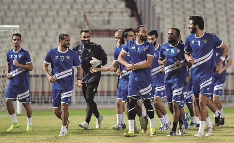 الأزرق يفتقد العنزي.. ويستأنف تدريباته اليوم