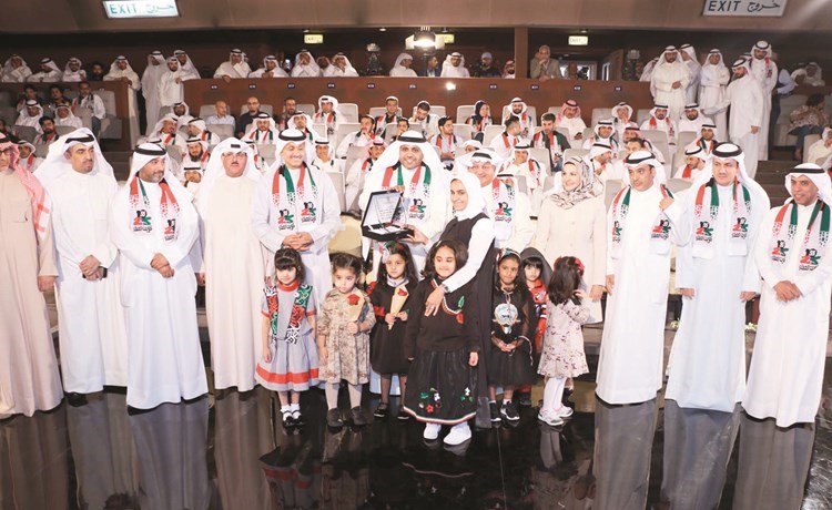 وزير الإعلام والشباب محمد الجبري للعاملين خلال فترة الأمطار: «وفيتوا وكفيتوا»