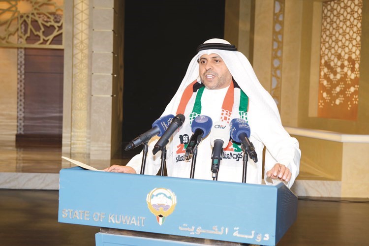وزير الإعلام والشباب محمد الجبري أثناء إلقاء كلمته﻿