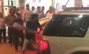 بالفيديو.. «الداخلية»: وافدون منعوا لصاً من سرقة مركبة بعد طعن آسيوي في الفحيحيل