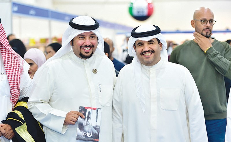 الشيخ دعيج الخليفة والكاتب عبدالمحسن الدبوس